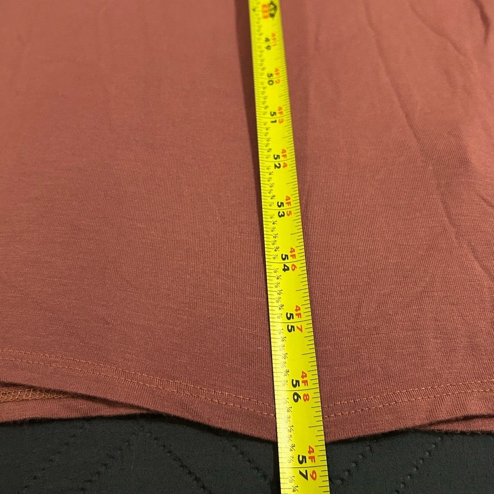 MOTHER BEE MATERNITY
Dress with Ruched Waist, 3/4 Sleeves, and V-Neck
Size:M - Picture 13 of 13